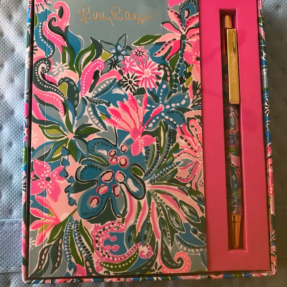 LILLY PULITZER ON THE GO AGENDA SET WITH MATCHING PEN